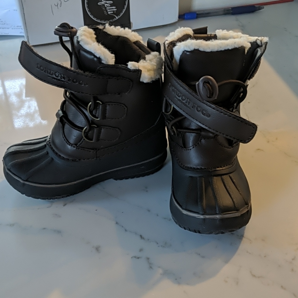 Toddler snow boots